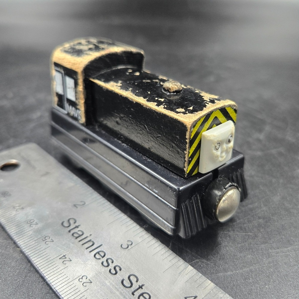 Thomas & Friends Wooden Railway Mavis Black Diesel Engine Magnetic Train Toy